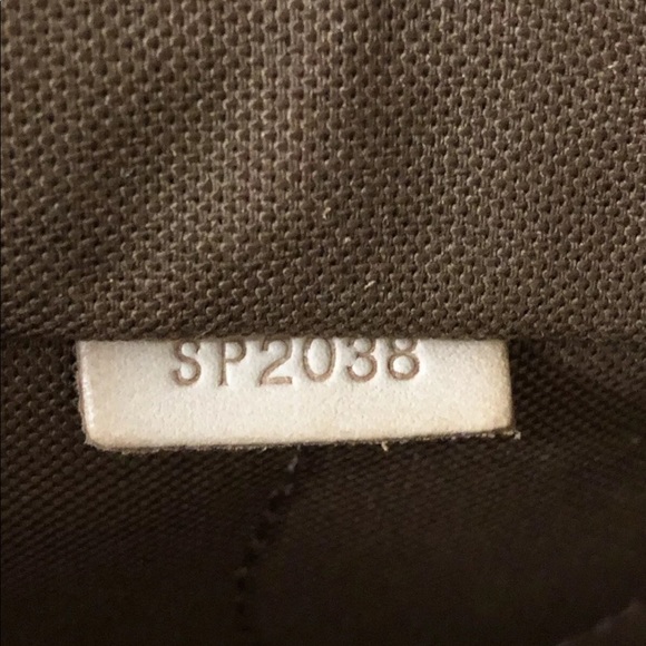 Louis Vuitton Montorgueil Monogram Canvas PM - Picture 10 of 14